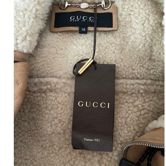 Gucci NWT EU 38 US 6 Womens Sherling Lamb Fur Hooded Coat NEW with Imperfections - Picture 4 of 16